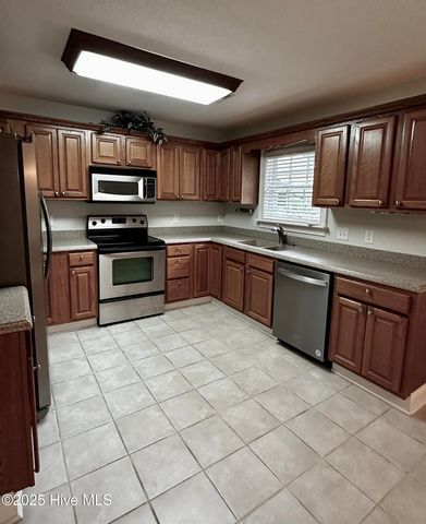 9155 Oak Ridge Plantation Drive SW, Calabash, NC 28467