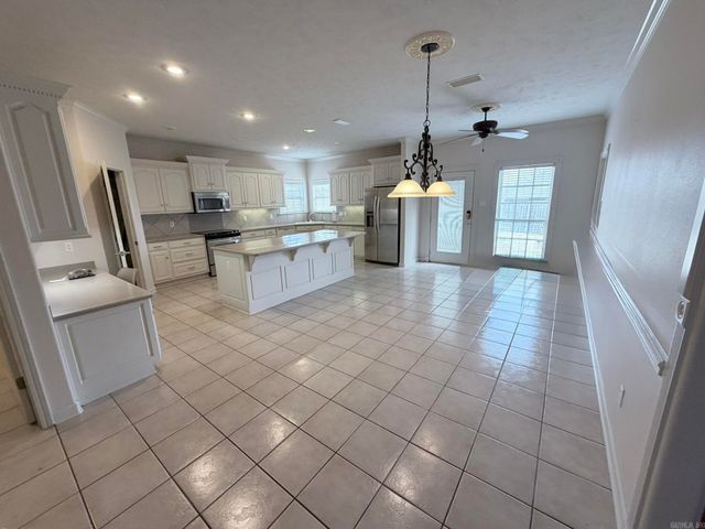 1724 Oakbrook Drive, Sherwood, AR 72120