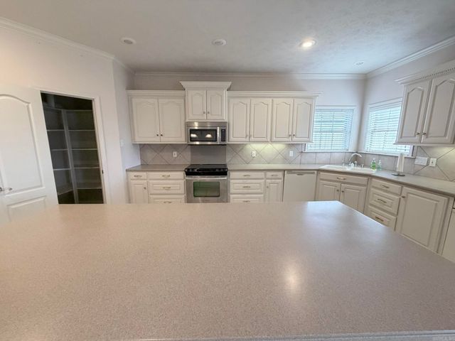 1724 Oakbrook Drive, Sherwood, AR 72120