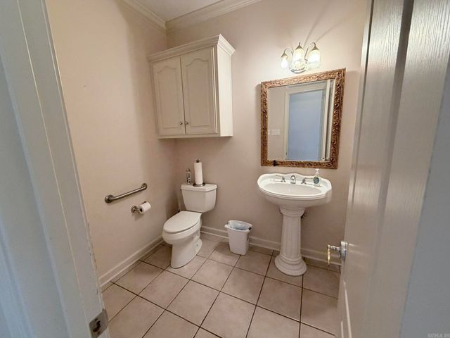 1724 Oakbrook Drive, Sherwood, AR 72120