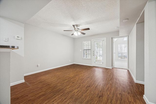 1710 W T C Jester Boulevard 2119, Houston, TX 77008