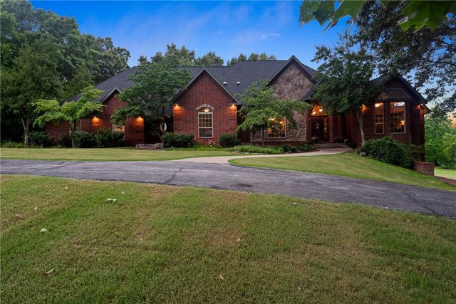3937 Savannah Drive, Harrison, AR 72601