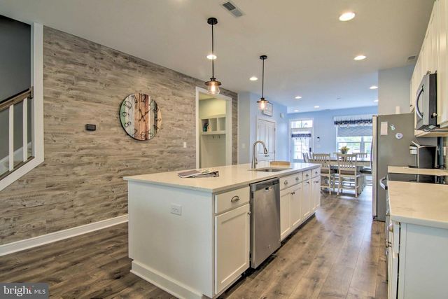4 BLUEFIN CT, Ocean View, DE 19970
