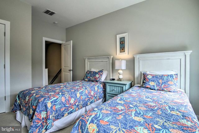 4 BLUEFIN CT, Ocean View, DE 19970