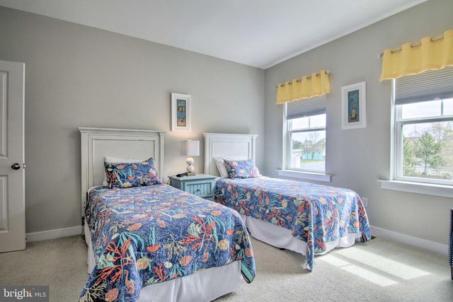 4 BLUEFIN CT, Ocean View, DE 19970