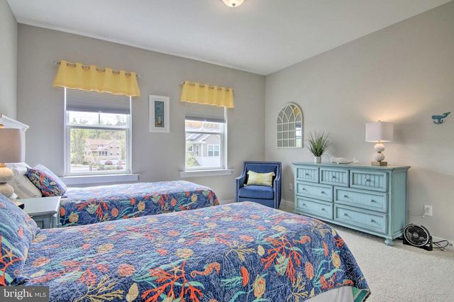 4 BLUEFIN CT, Ocean View, DE 19970