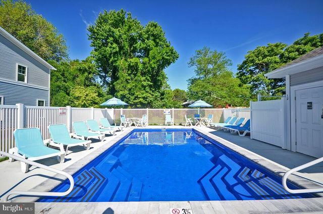 4 BLUEFIN CT, Ocean View, DE 19970