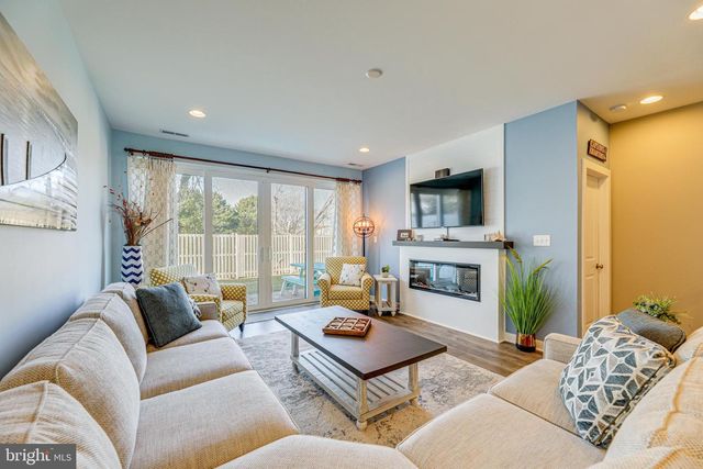 4 BLUEFIN CT, Ocean View, DE 19970