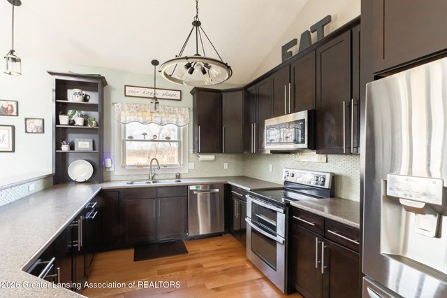 5682 Joshua Drive, Eaton Rapids, MI 48827