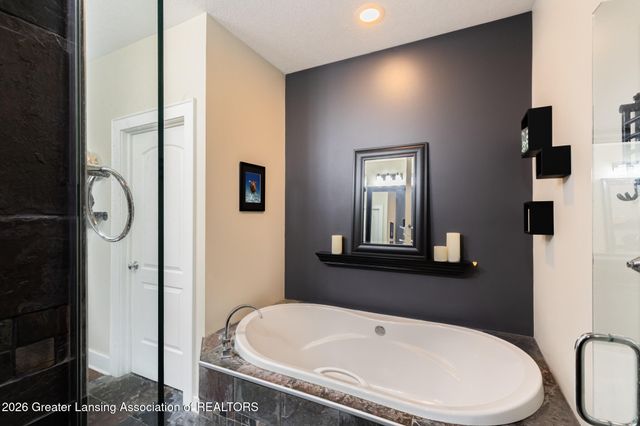 5682 Joshua Drive, Eaton Rapids, MI 48827