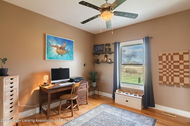 5682 Joshua Drive, Eaton Rapids, MI 48827