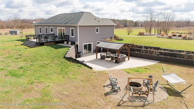 5682 Joshua Drive, Eaton Rapids, MI 48827