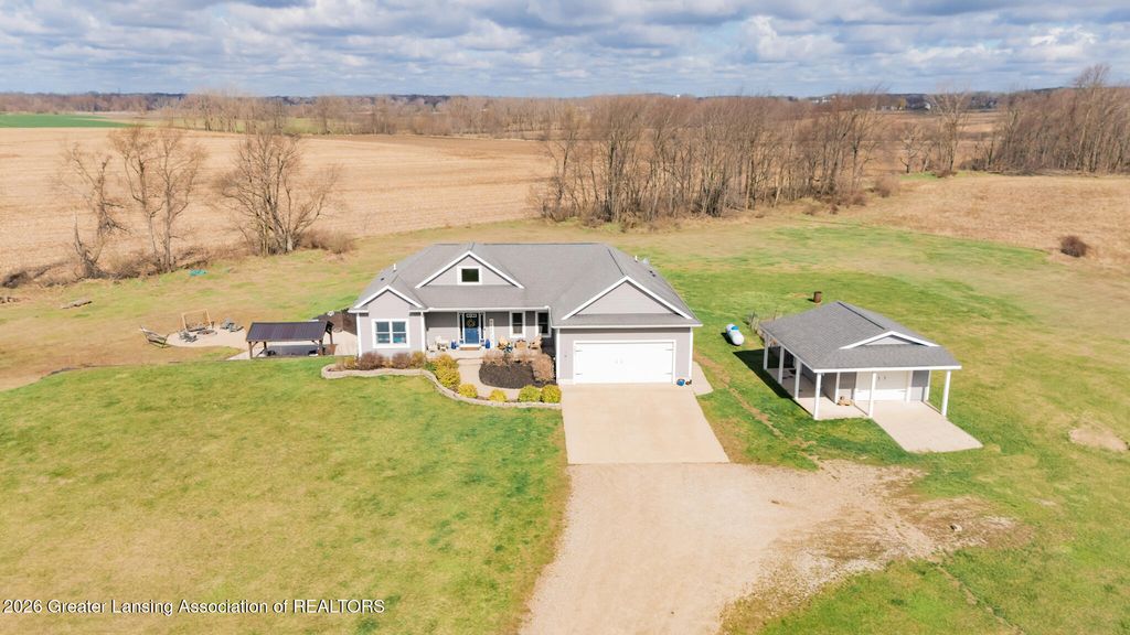 5682 Joshua Drive, Eaton Rapids, MI 48827