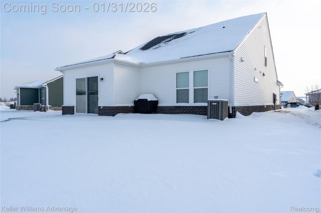 1617 Landings Lane, Milford Charter Township, MI 48381