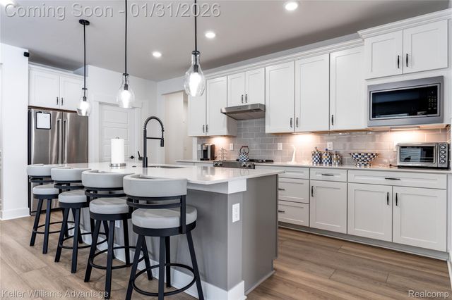 1617 Landings Lane, Milford Charter Township, MI 48381