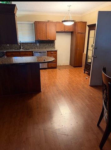 1907 Canelo Drive, Dallas, TX 75232