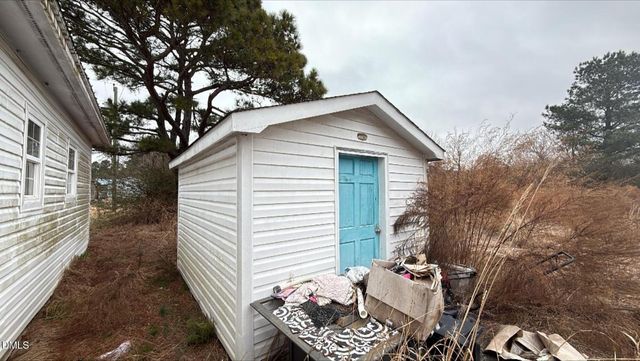 484 Yellow Skin Road, Autryville, NC 28318