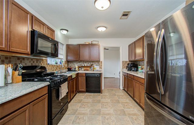 1710 W 11th Street, Freeport, TX 77541