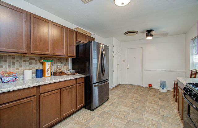 1710 W 11th Street, Freeport, TX 77541