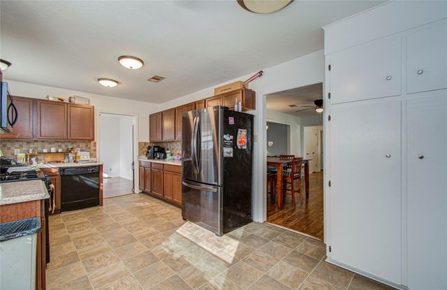 1710 W 11th Street, Freeport, TX 77541