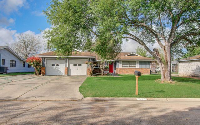 1710 W 11th Street, Freeport, TX 77541