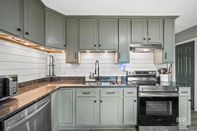 22897 Lincoln Street, Robertsdale, AL 36567