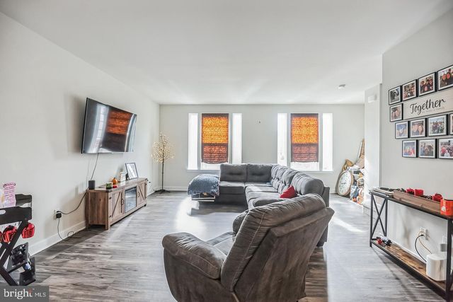 28 SPARROW CIR, Sewell, NJ 08080