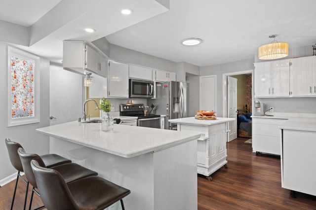3631 E Elm ROAD, Oak Creek, WI 53154