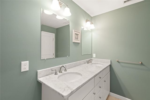 457 Cottrell Road, Tiverton, RI 02878