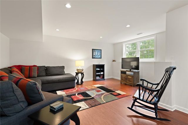 457 Cottrell Road, Tiverton, RI 02878