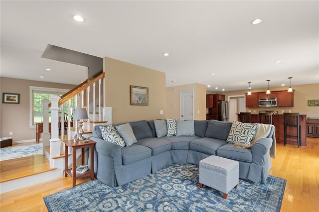 457 Cottrell Road, Tiverton, RI 02878