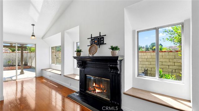 28924 Raintree Lane, Saugus, CA 91390