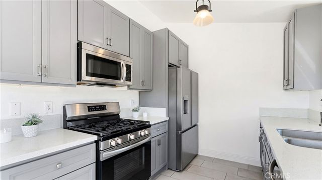 28924 Raintree Lane, Saugus, CA 91390