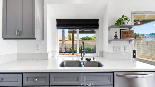 28924 Raintree Lane, Saugus, CA 91390