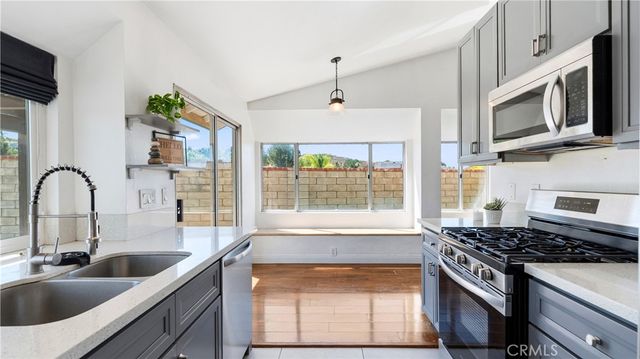 28924 Raintree Lane, Saugus, CA 91390