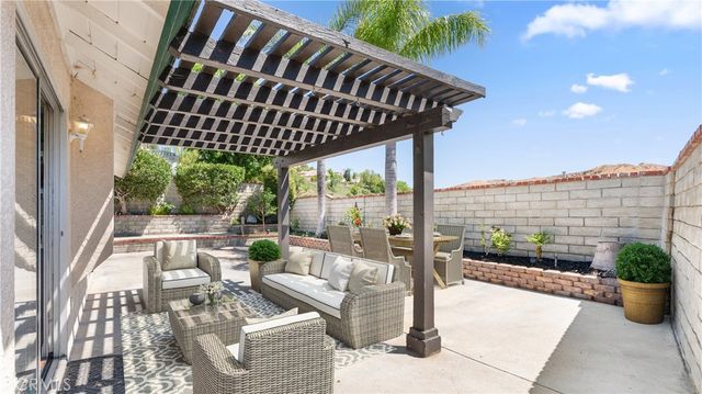 28924 Raintree Lane, Saugus, CA 91390