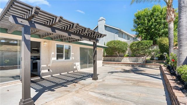 28924 Raintree Lane, Saugus, CA 91390