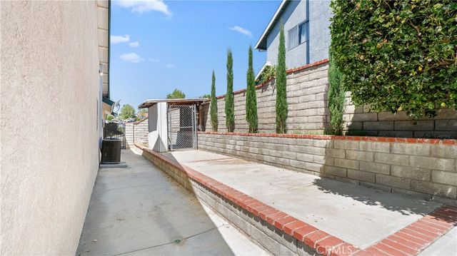28924 Raintree Lane, Saugus, CA 91390