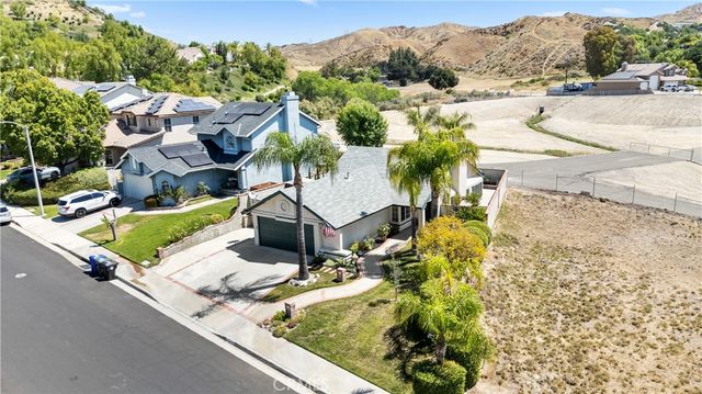 28924 Raintree Lane, Saugus, CA 91390
