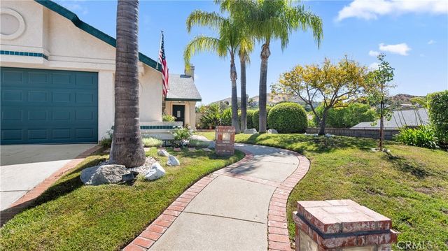 28924 Raintree Lane, Saugus, CA 91390