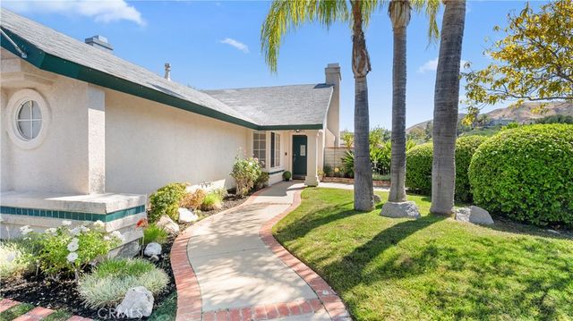 28924 Raintree Lane, Saugus, CA 91390