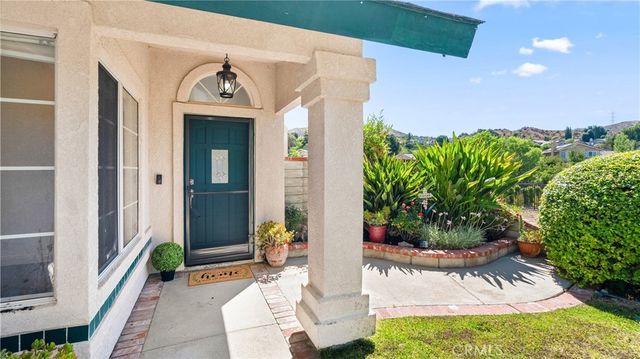 28924 Raintree Lane, Saugus, CA 91390