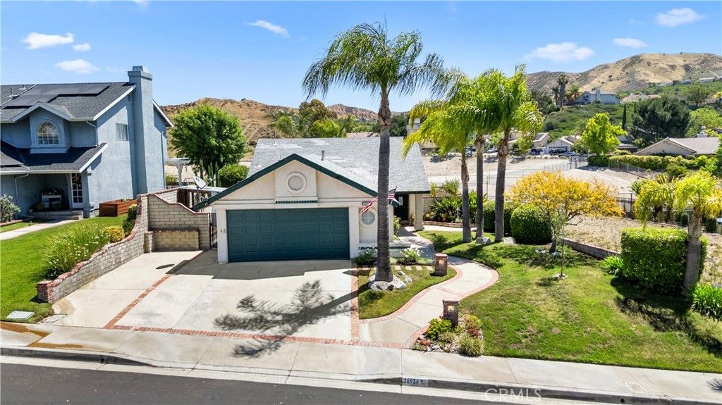 28924 Raintree Lane, Saugus, CA 91390