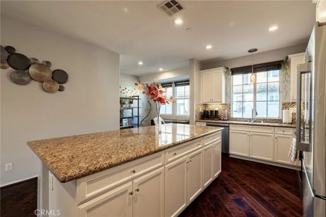 6371 Estrela Lane, Eastvale, CA 91752