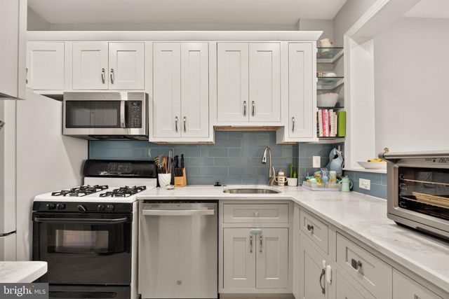 3822 BEECHER ST NW, Washington, DC 20007