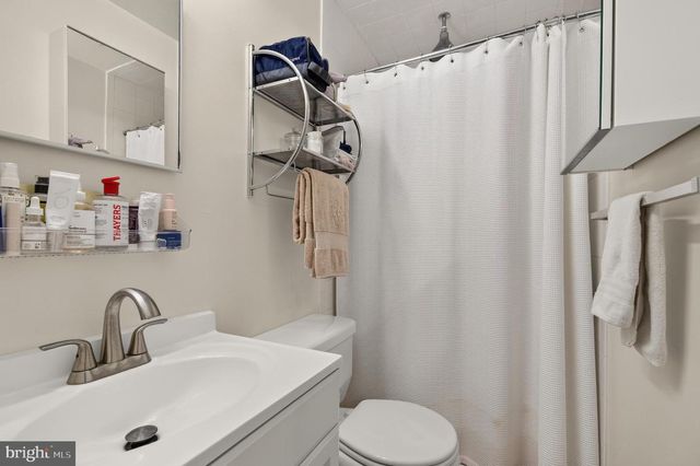 3822 BEECHER ST NW, Washington, DC 20007