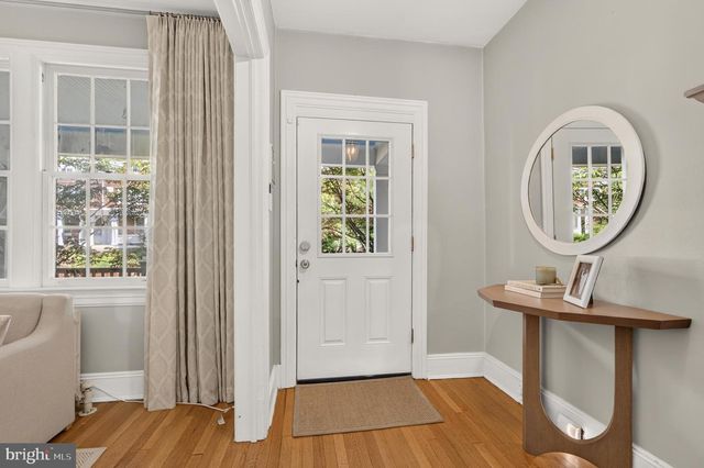 3822 BEECHER ST NW, Washington, DC 20007
