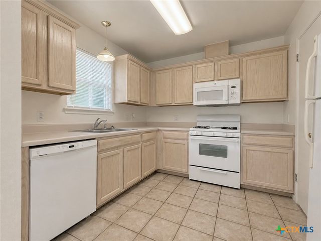900 Jasmine Trail, Georgetown, TX 78626