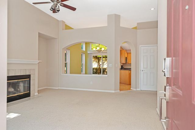 126 Larkin Cir, Folsom, CA 95630