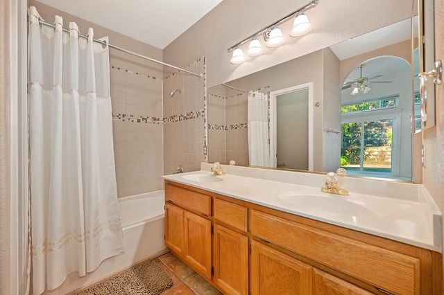 126 Larkin Cir, Folsom, CA 95630